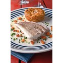 Filet de bar braisé au lait ribot et son gâteau de sarrasin